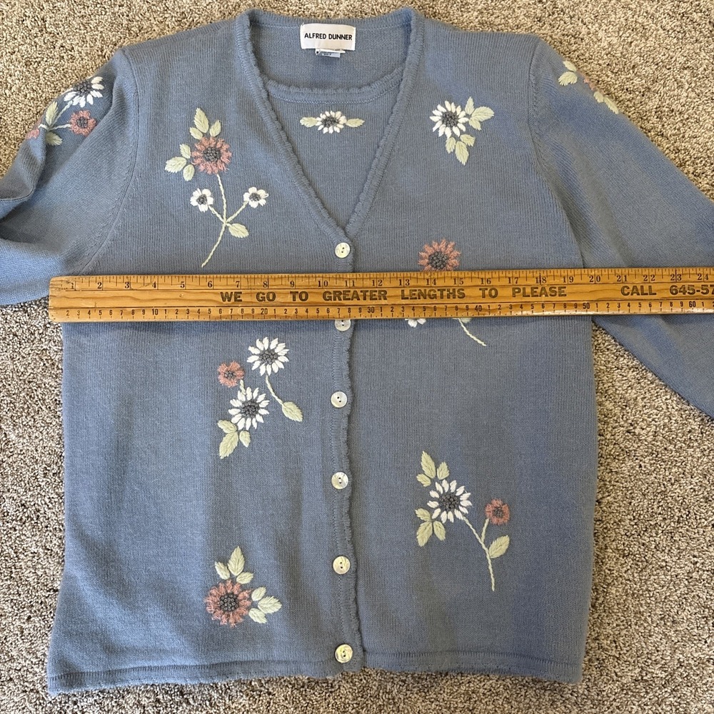 Alfred Dunner M‎ Lake Placid  Blue Floral Cardigan Attached Set - Picture 7 of 9